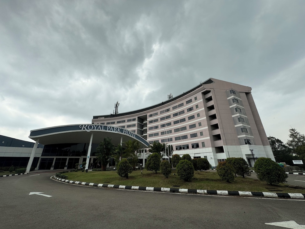royal park hotel uniten