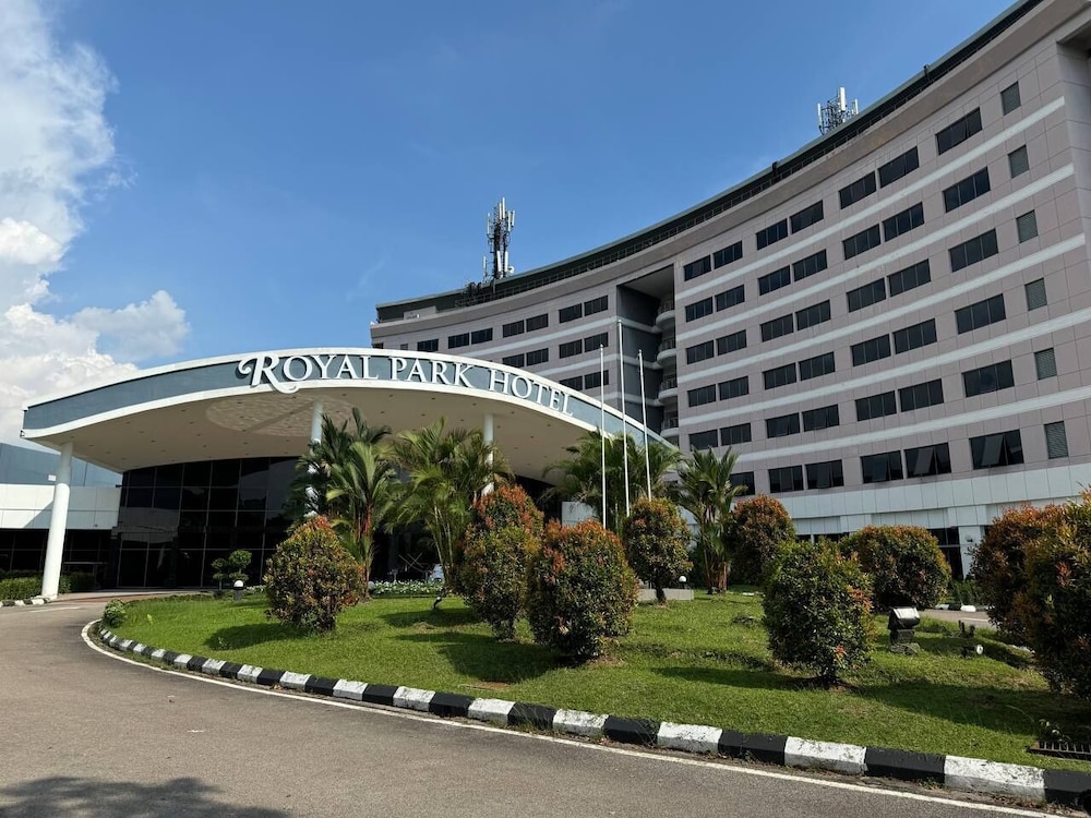 royal park hotel uniten