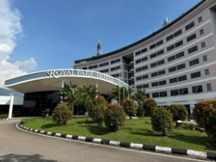 royal park hotel uniten