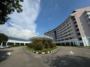 royal park hotel uniten