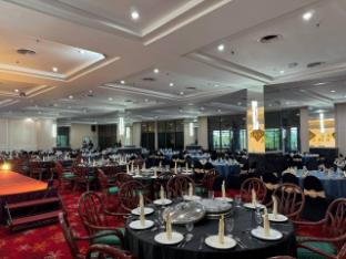 royal park hotel uniten