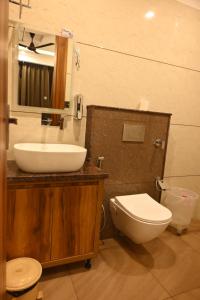 hotel vaidik ganga near parmarth niketan