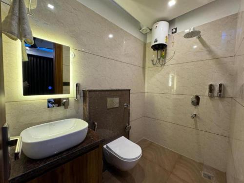 hotel vaidik ganga near parmarth niketan