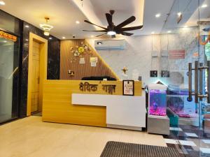 Hotel Vaidik Ganga, Near Parmarth Niketan,,3 star
