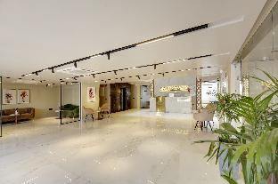 saltstayz premier near golf course road and sector 57
