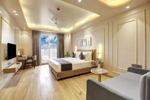 saltstayz premier near golf course road and sector 57