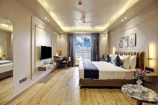 saltstayz premier near golf course road and sector 57