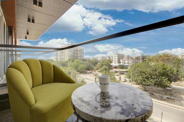 saltstayz premier near golf course road and sector 57