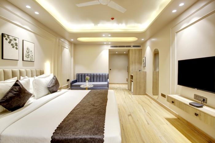 saltstayz premier near golf course road and sector 57