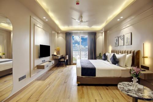 Saltstayz Premier - Near Golf Course Road & Sector 57,,3 star