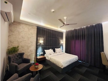 eminence the corbett