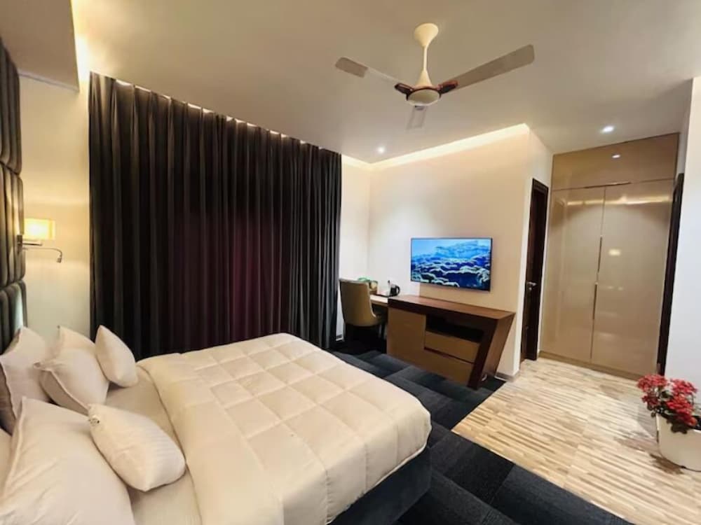 eminence the corbett