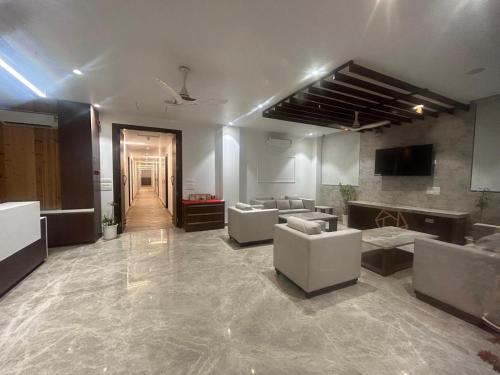 Eminence The Corbett,,2 star