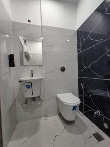 golden oak 5 minutes away from golden temple