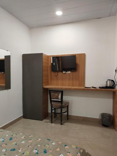 golden oak 5 minutes away from golden temple