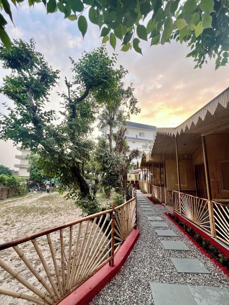 bamboo garden cottages and cafe