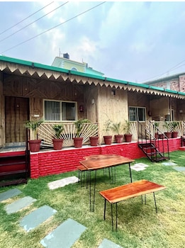 bamboo garden cottages and cafe