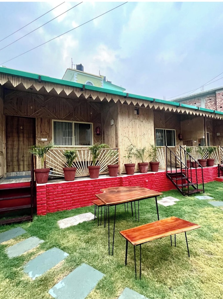 bamboo garden cottages and cafe