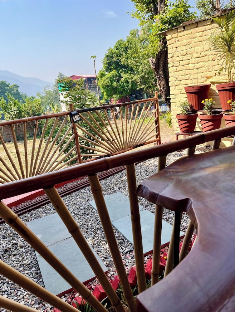 bamboo garden cottages and cafe