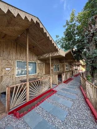 bamboo garden cottages and cafe