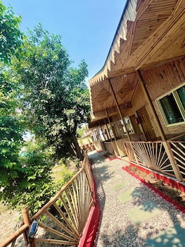 bamboo garden cottages and cafe