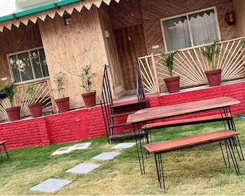 bamboo garden cottages and cafe