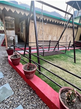 bamboo garden cottages and cafe