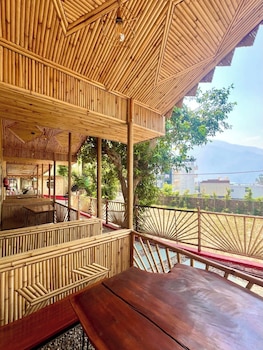 bamboo garden cottages and cafe