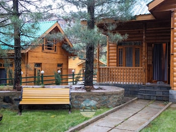 the frozenfall resort gulmarg