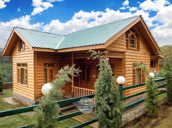 the frozenfall resort gulmarg