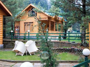 the frozenfall resort gulmarg