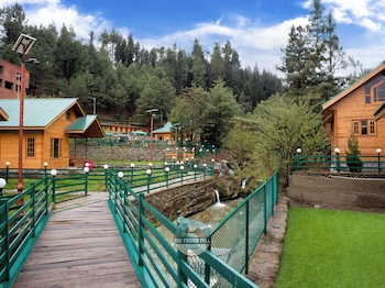 the frozenfall resort gulmarg