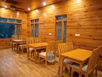 the frozenfall resort gulmarg