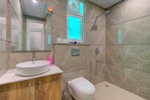 the lodgers luxury 1 bhk serviced apartment sec 43