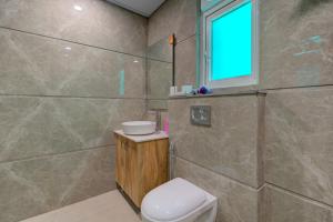 the lodgers luxury 1 bhk serviced apartment sec 43