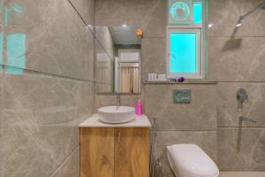 the lodgers luxury 1 bhk serviced apartment sec 43