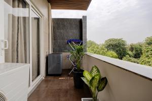The Lodgers Luxury 1 Bhk Serviced Apartment Sec 43,,5 star