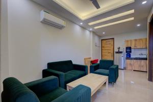 The Lodgers Luxury 1 Bhk Serviced Apartment Sec 43,,5 star