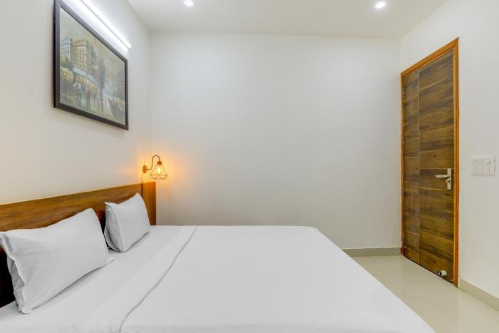peacefulhuts 1bhk nr yashobhoomi icc and airport