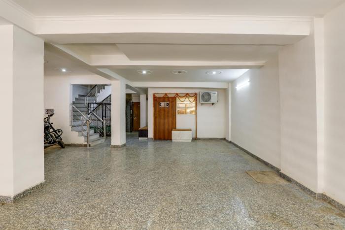 peacefulhuts 1bhk nr yashobhoomi icc and airport