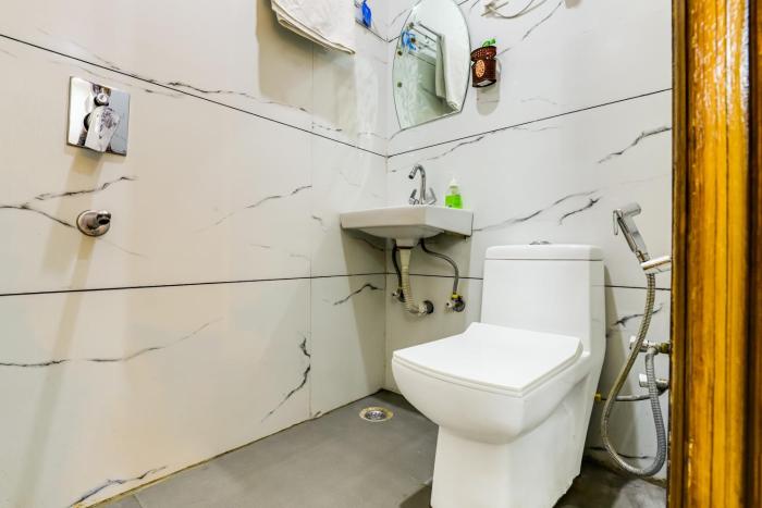 peacefulhuts 1bhk nr yashobhoomi icc and airport
