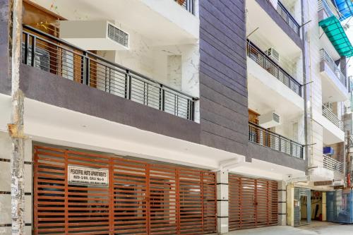 peacefulhuts 1bhk nr yashobhoomi icc and airport