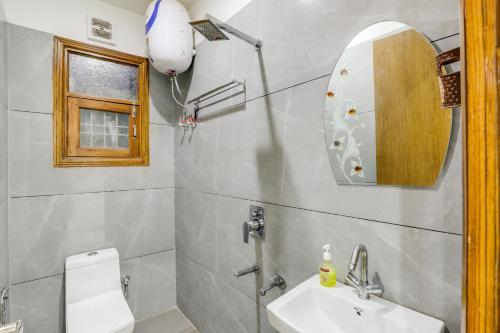 peacefulhuts 1bhk nr yashobhoomi icc and airport