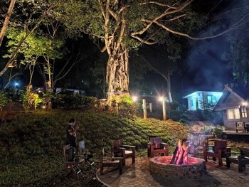 Kawarin Saiyai Cottage And Lake,,2 star