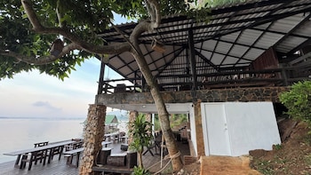 Kawarin Saiyai Cottage And Lake,,2 star