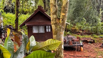 Kawarin Saiyai Cottage And Lake,,2 star