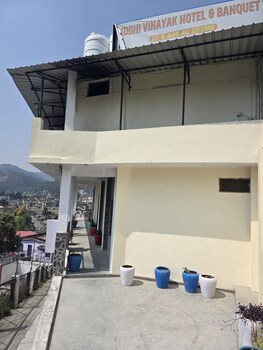 Siddhi Vinayak Hotel And Banquet,,3 star