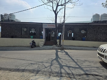 siddhi vinayak hotel and banquet