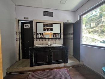 siddhi vinayak hotel and banquet