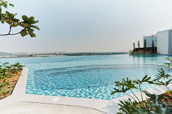 Sunsuria Forum Moka,,4 star